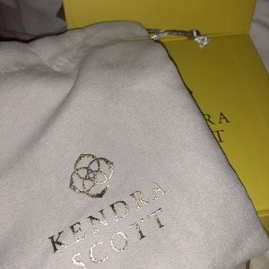Kendra Scott earring never worn